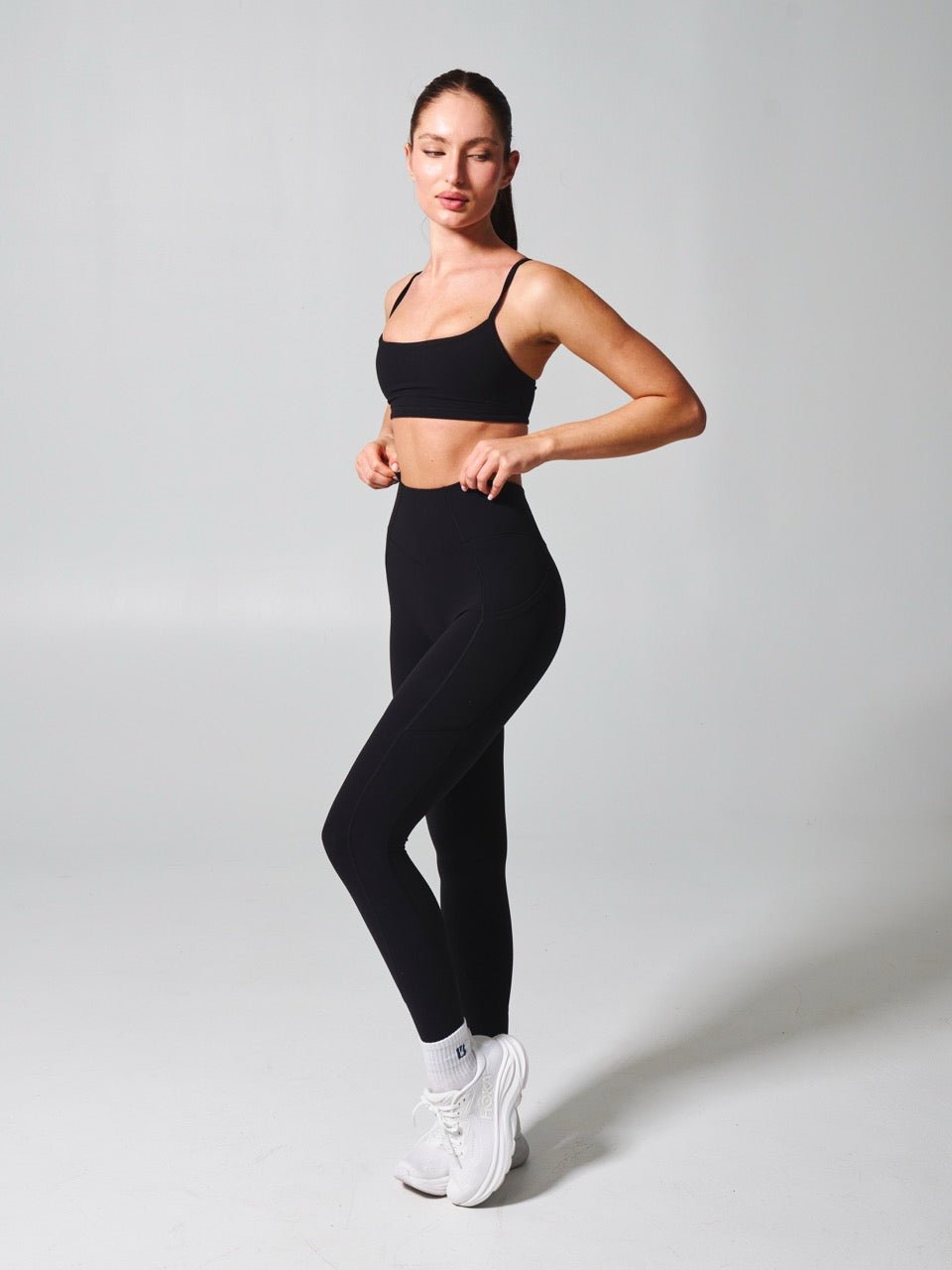 Contour Pocket Legging - Onyx Black