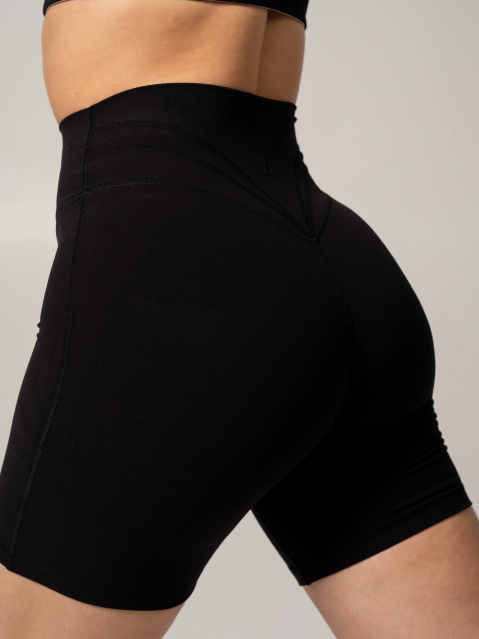 Legacy Short 6” - Onyx Black