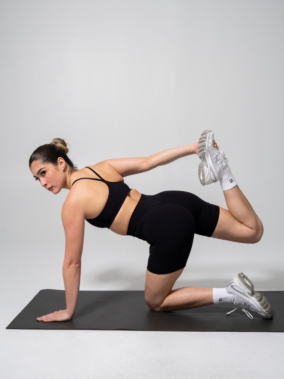 Legacy Short 6” - Onyx Black