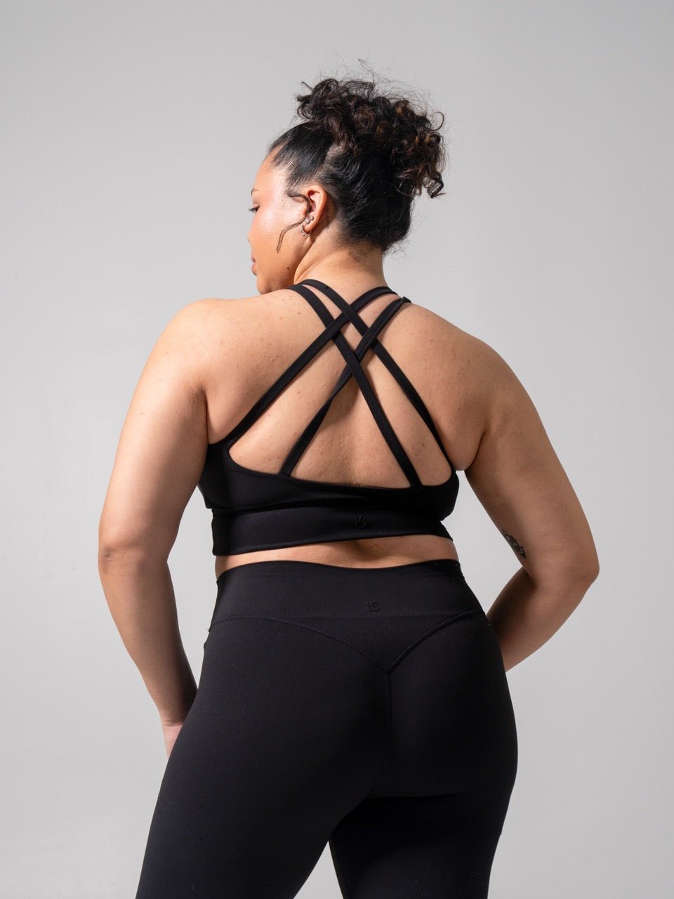 Nubre Twilight Sports Bra - Onyx Black