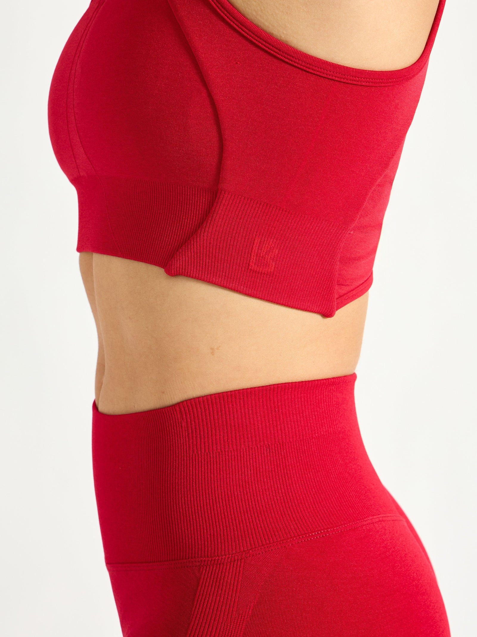 Form Seamless Sports Bra - Lipstick Red