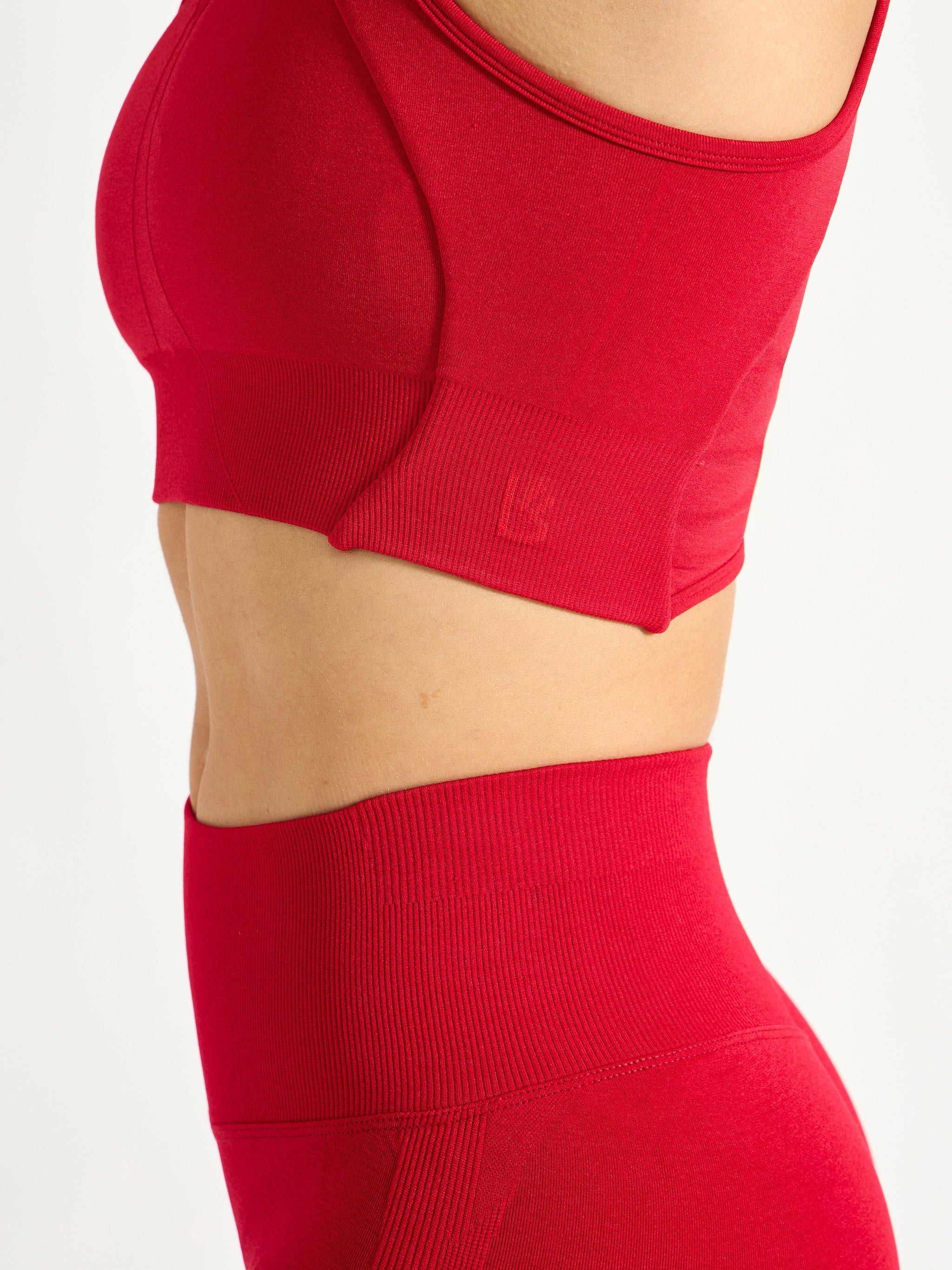 Form Seamless Sports Bra - Lipstick Red