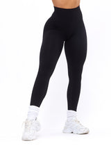 Thumbnail 3 of Waterfall Seamless Legging - Black, 3 of 7
