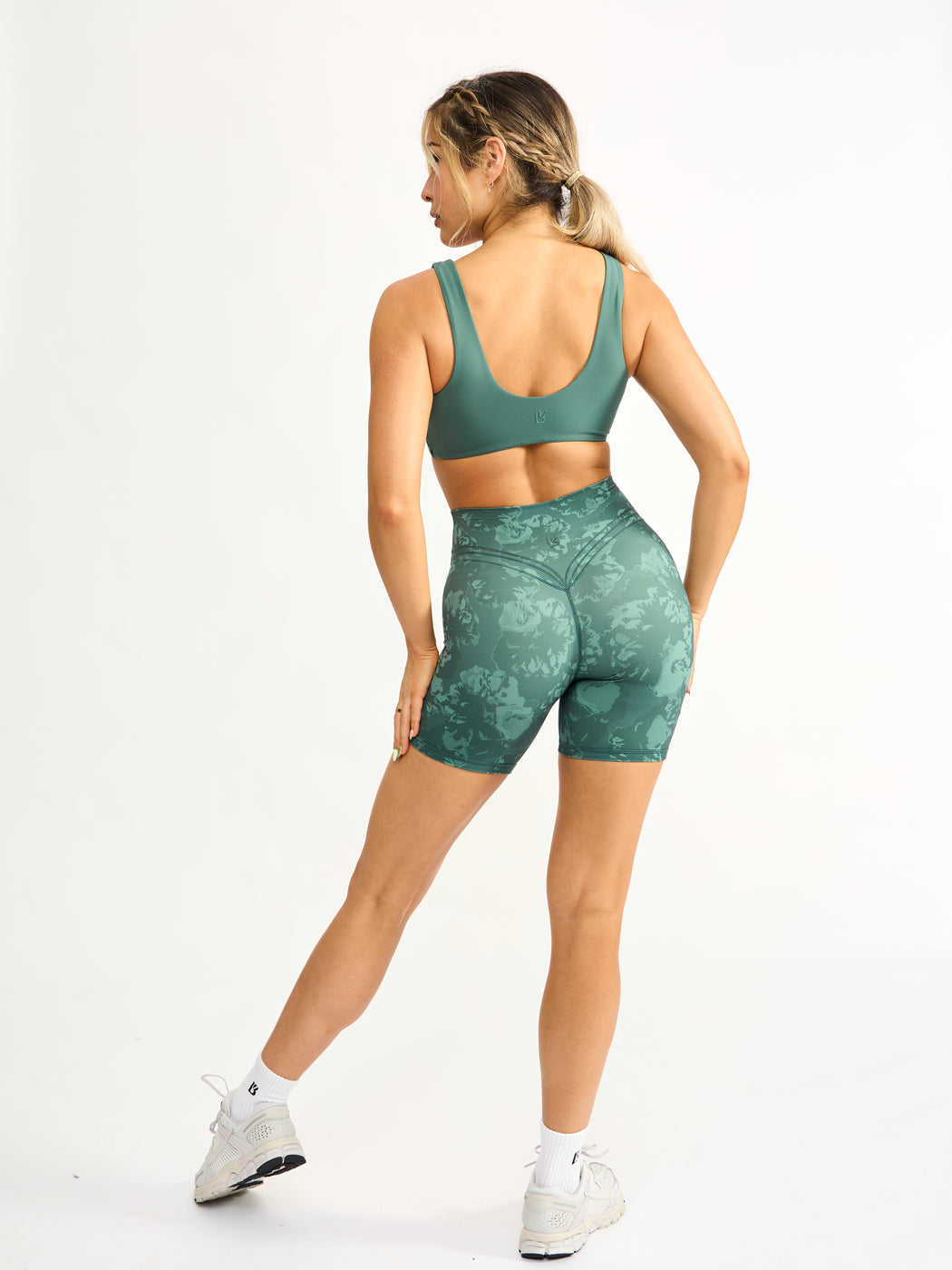 Micro Legacy Short 6" - Ivy Dahlia