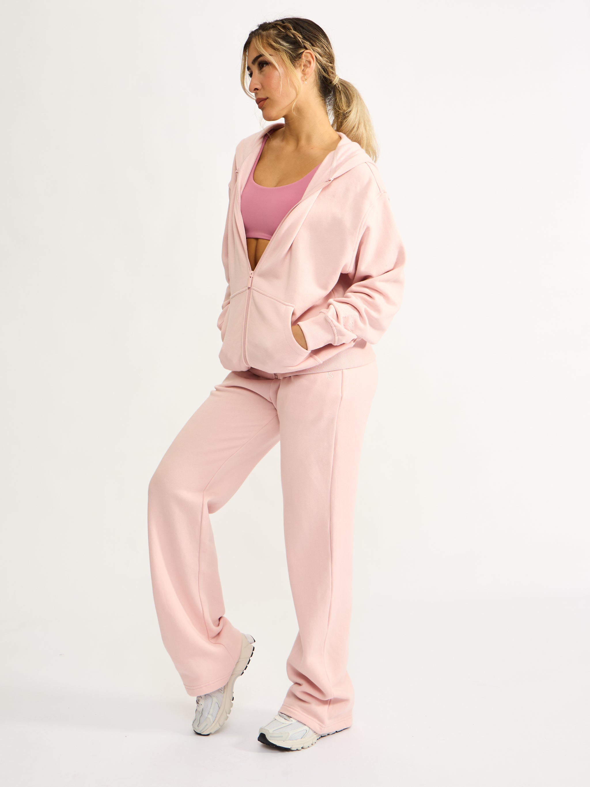 Threads Crossover Sweat Pant - Love Story