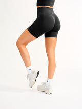 Thumbnail 2 of Waterfall Seamless Short 6" - Charcoal, 2 of 5