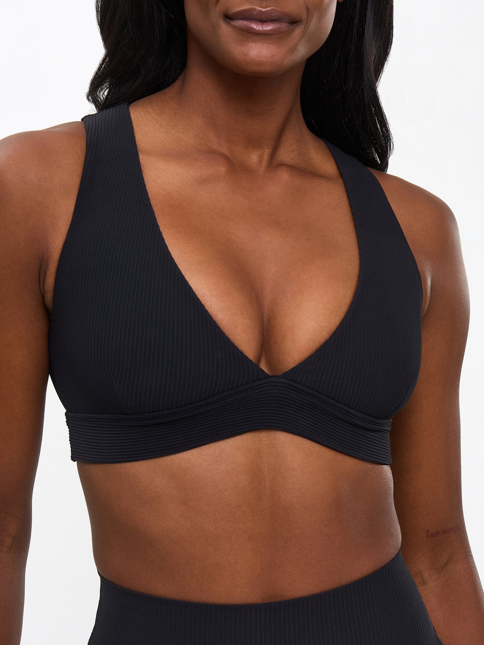 Ribbed Deep V Sports Bra - Onyx Black