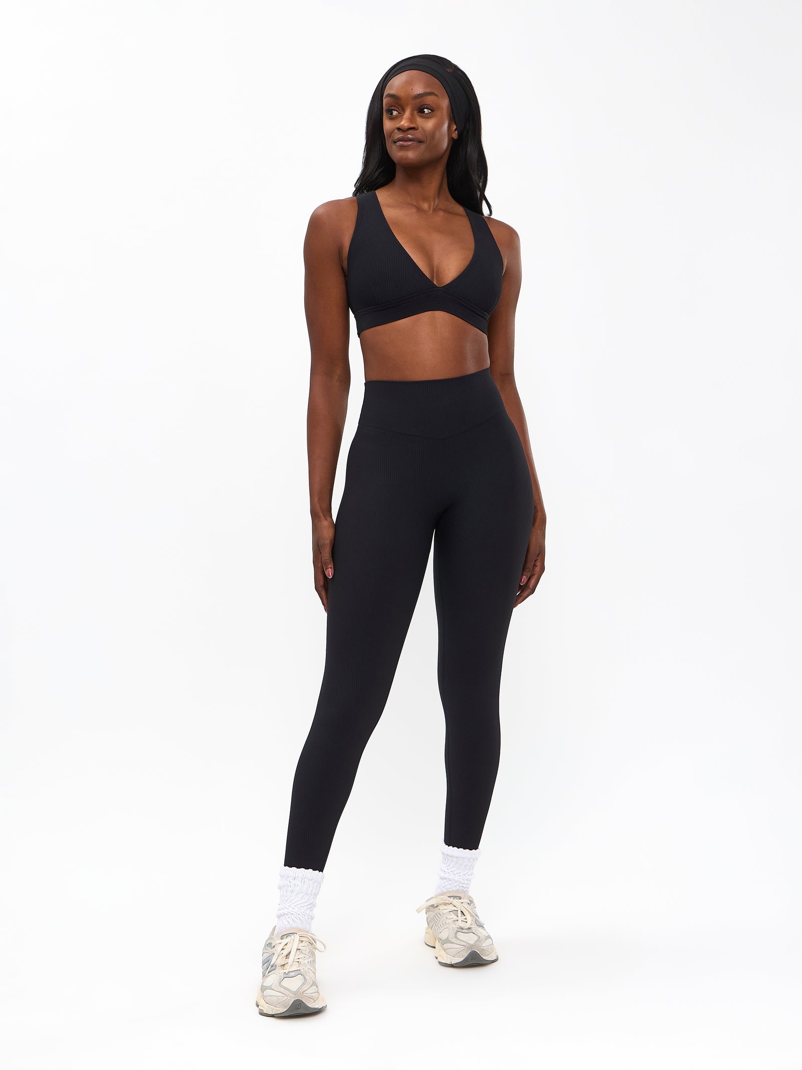 Ribbed Deep V Sports Bra - Onyx Black