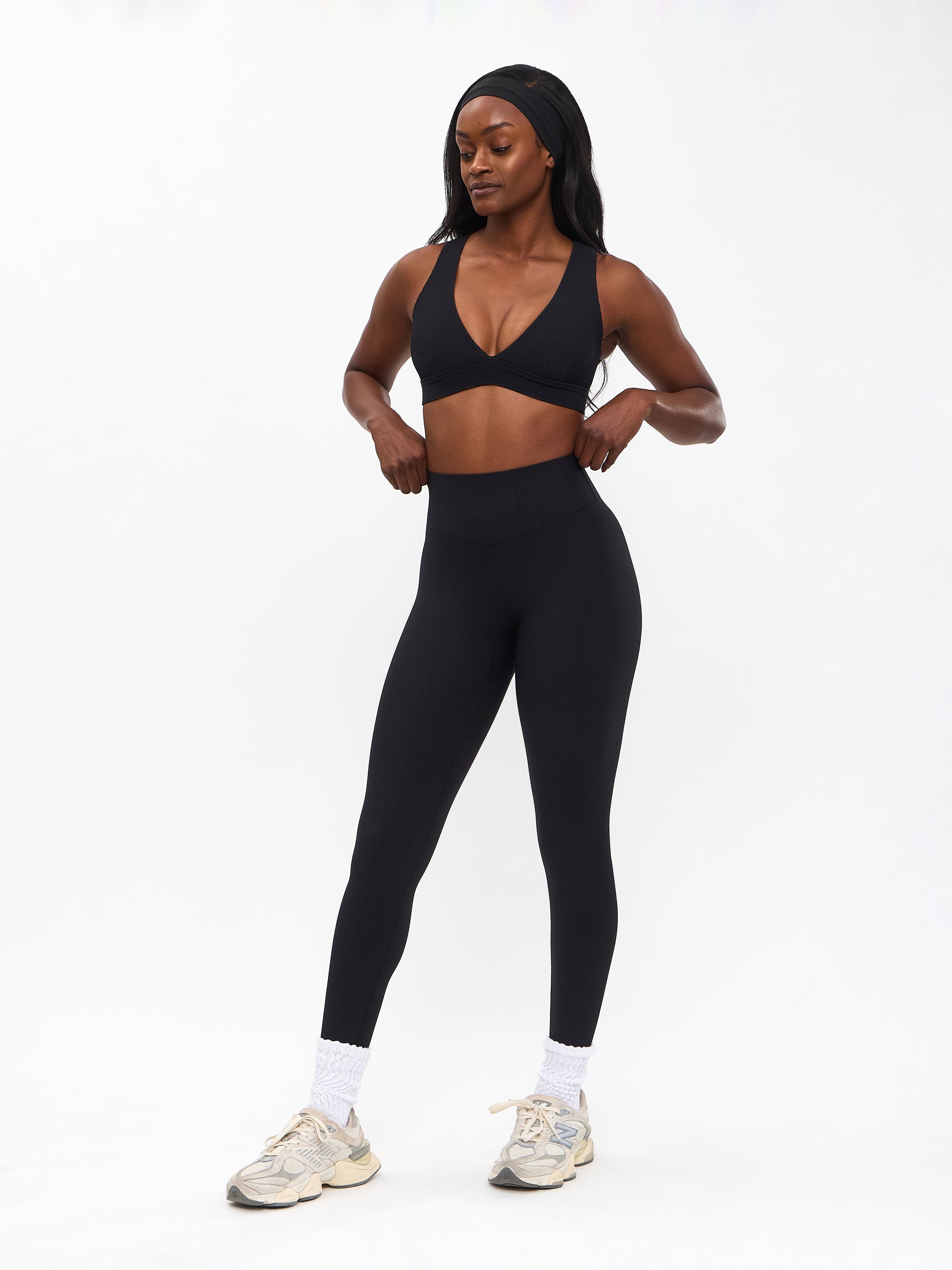 Ribbed Deep V Sports Bra - Onyx Black