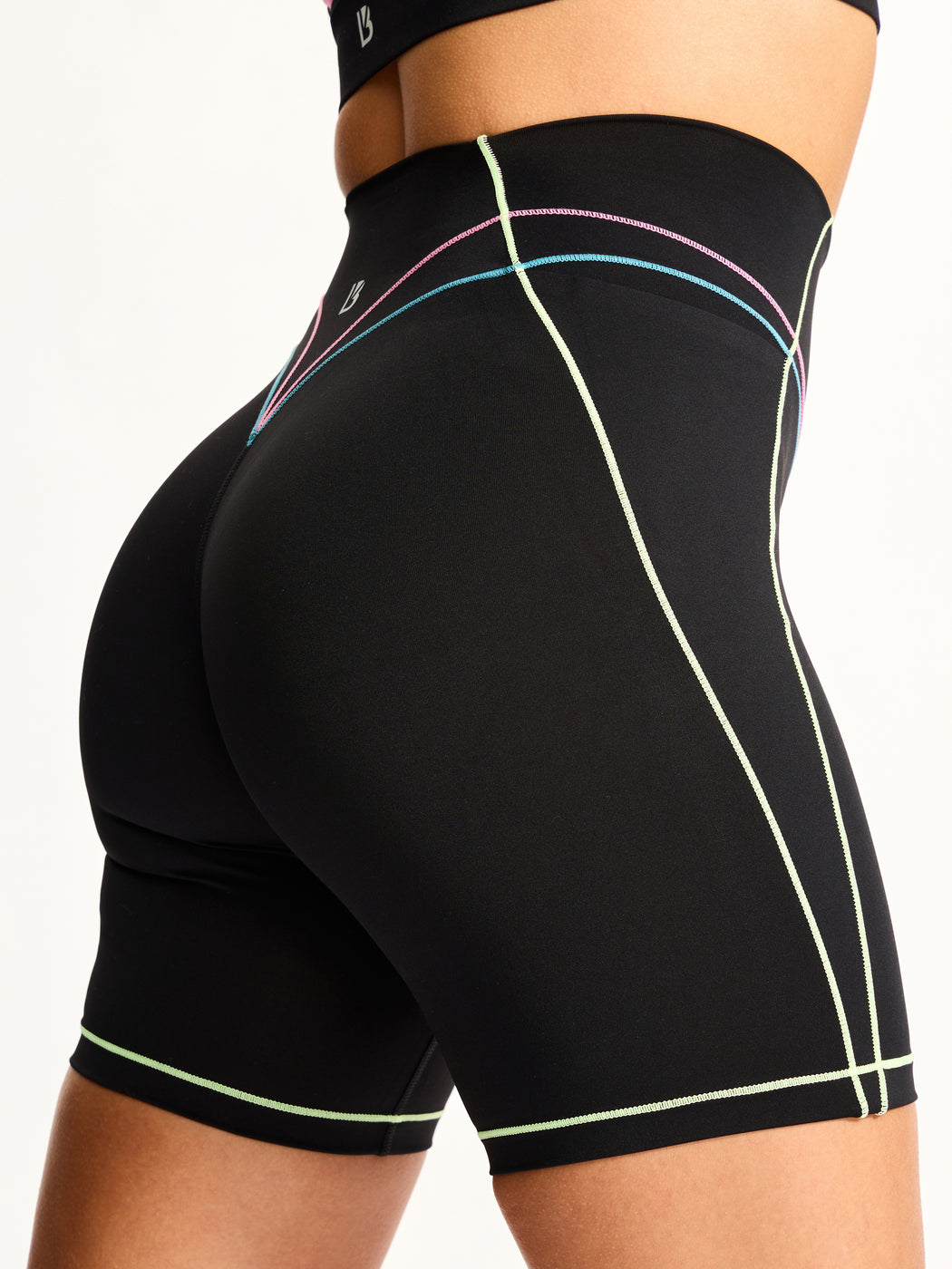 Everyday Airbrush Pocket Short 7" - Black Multi