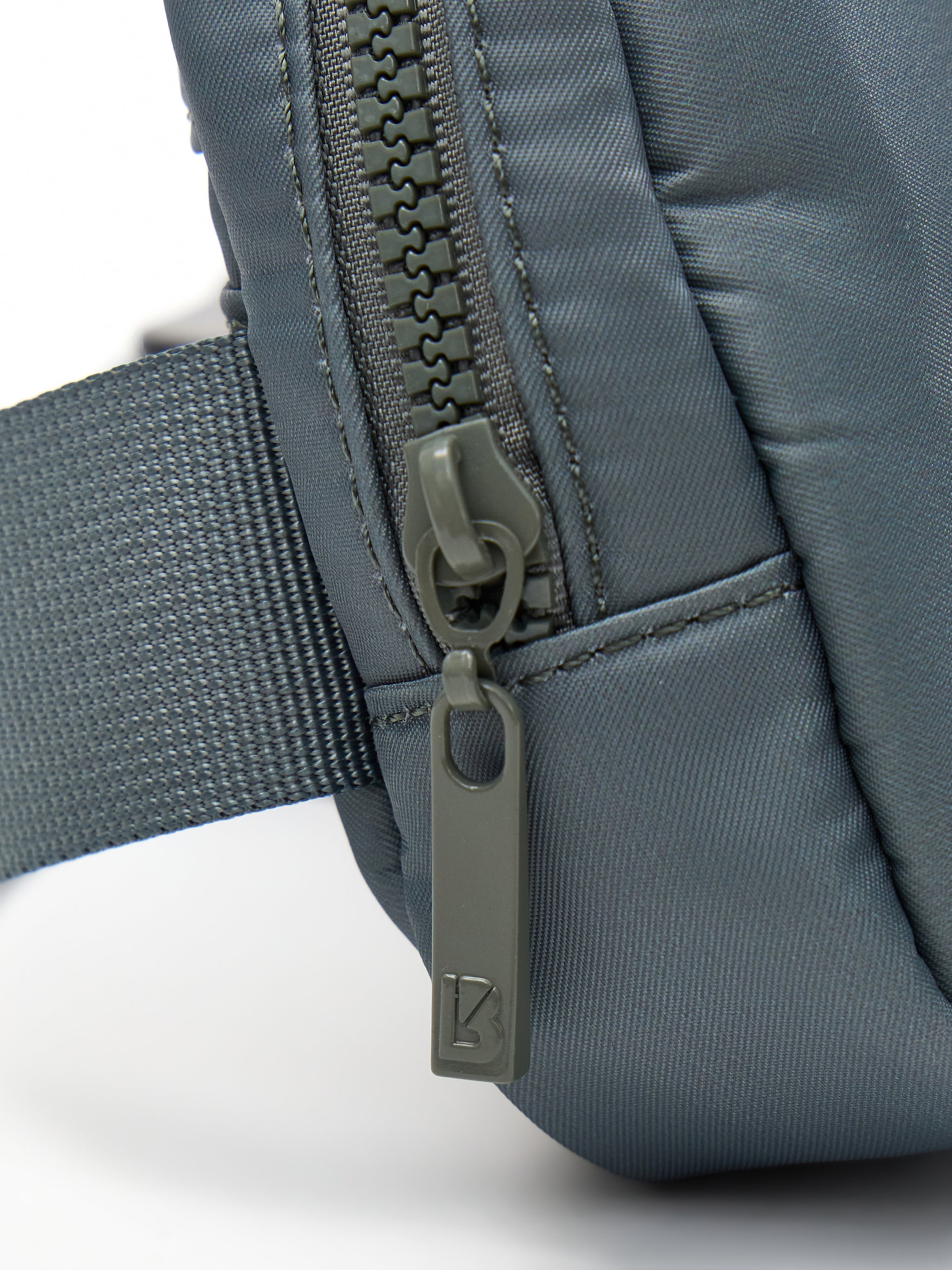 Breakthrough Belt Bag - Frosted Sage