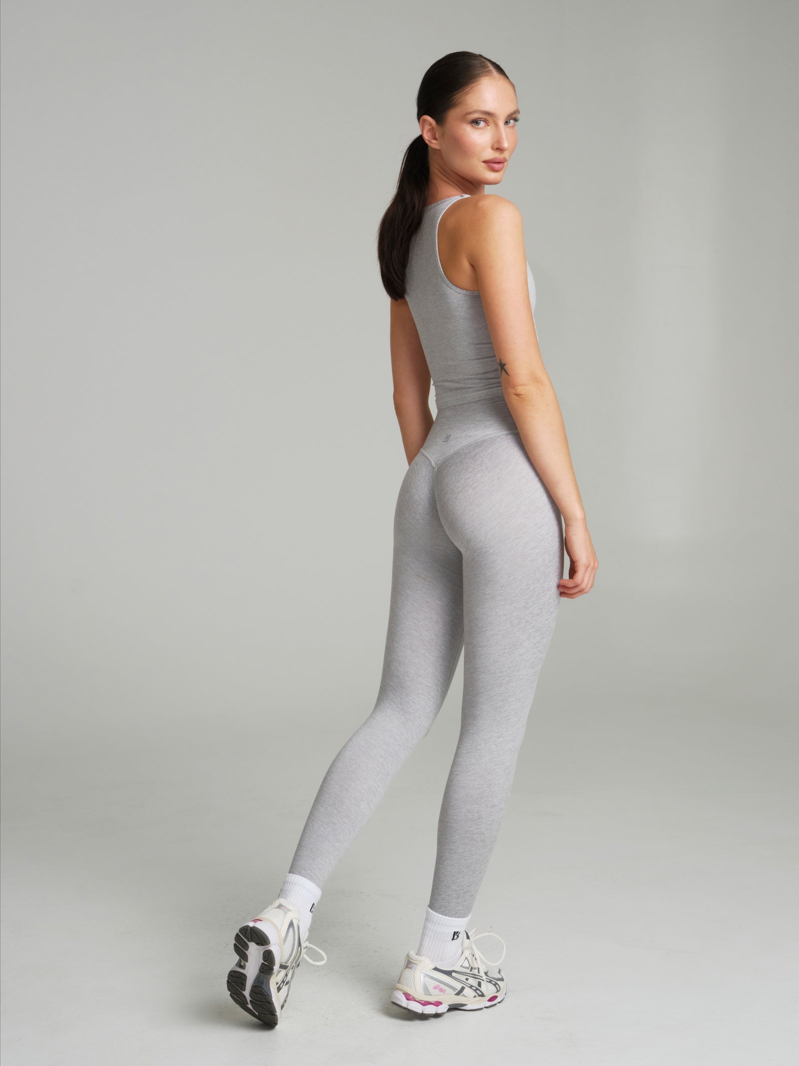 grey dress leggings Stylish Layers for Casual Comfort