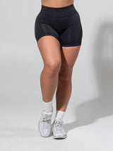 Thumbnail 2 of Miracle Seamless Hip Rise Short 4.5" - Heather Charcoal, 2 of 7