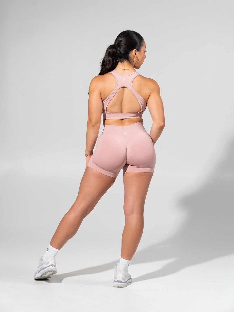 Miracle Seamless Hip Rise Short 4.5" - Heather Rose Water