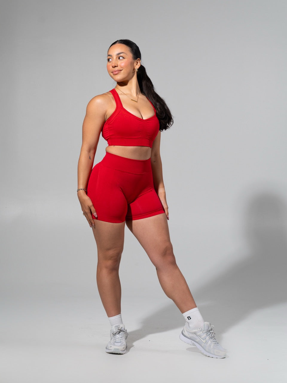 Miracle Seamless Hip Rise Short 4.5" - Heather Lipstick Red