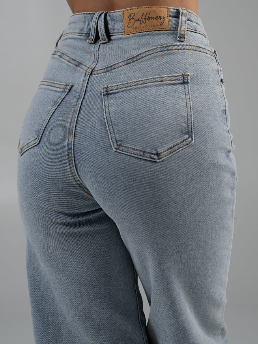 Cheeky Straight Leg High Rise Jeans - Light Wash