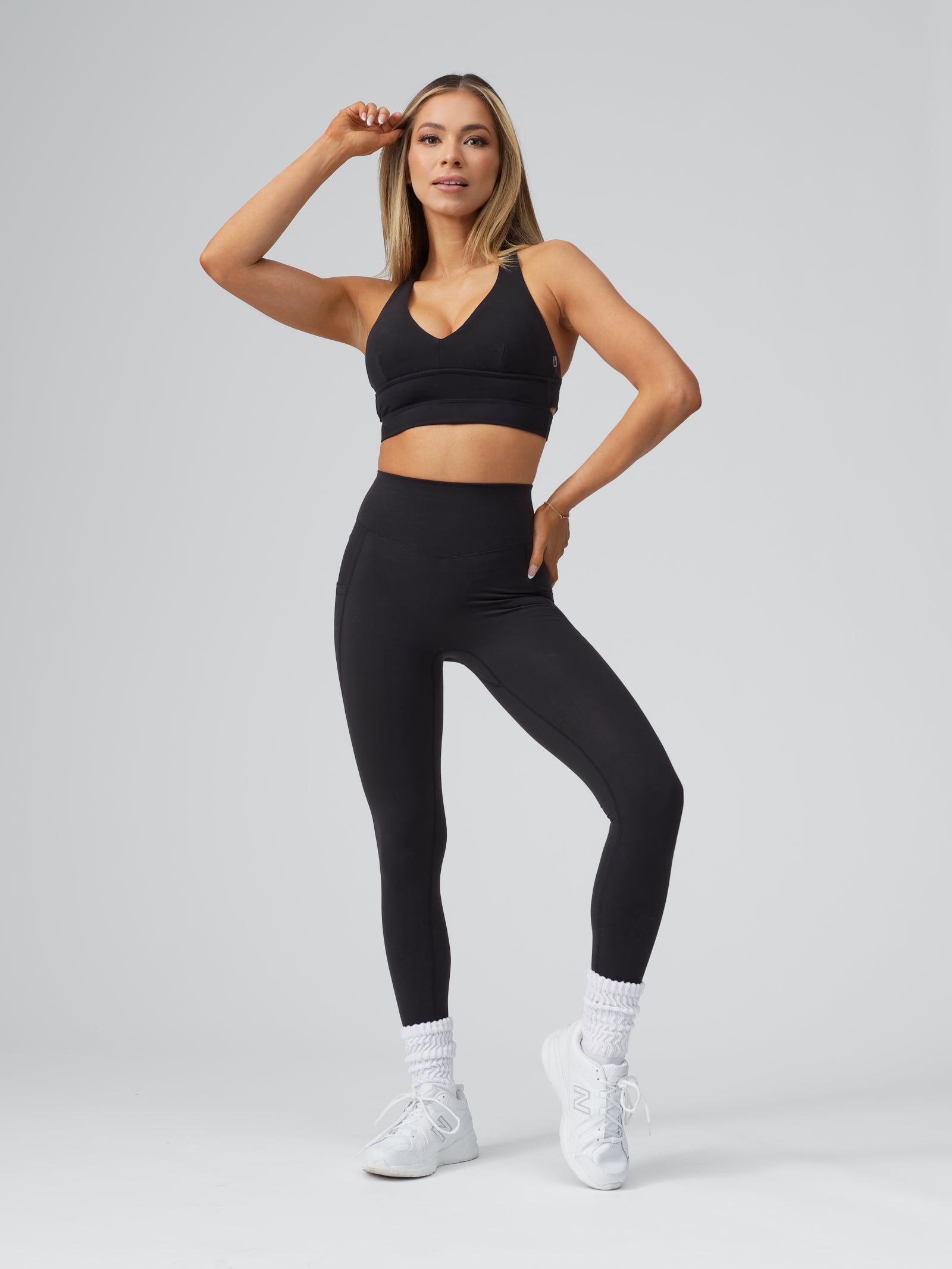 Alpha Sports Bra - Onyx Black