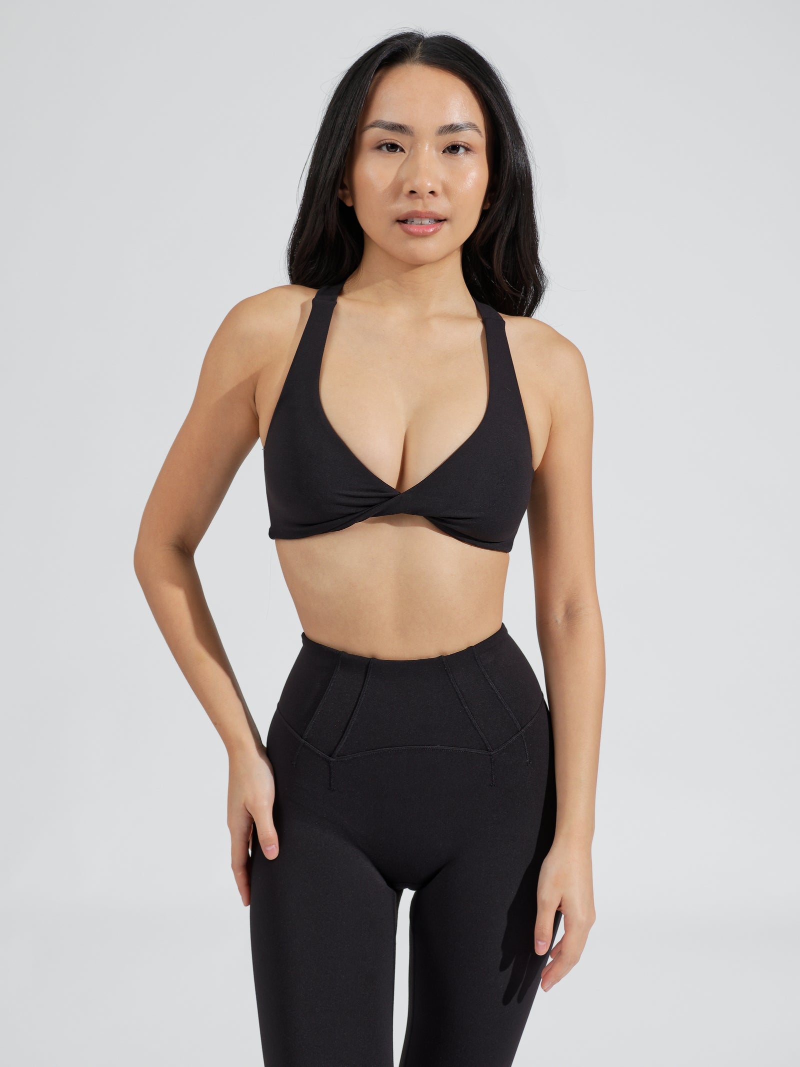 Double Twist Sports Bra - Onyx Black