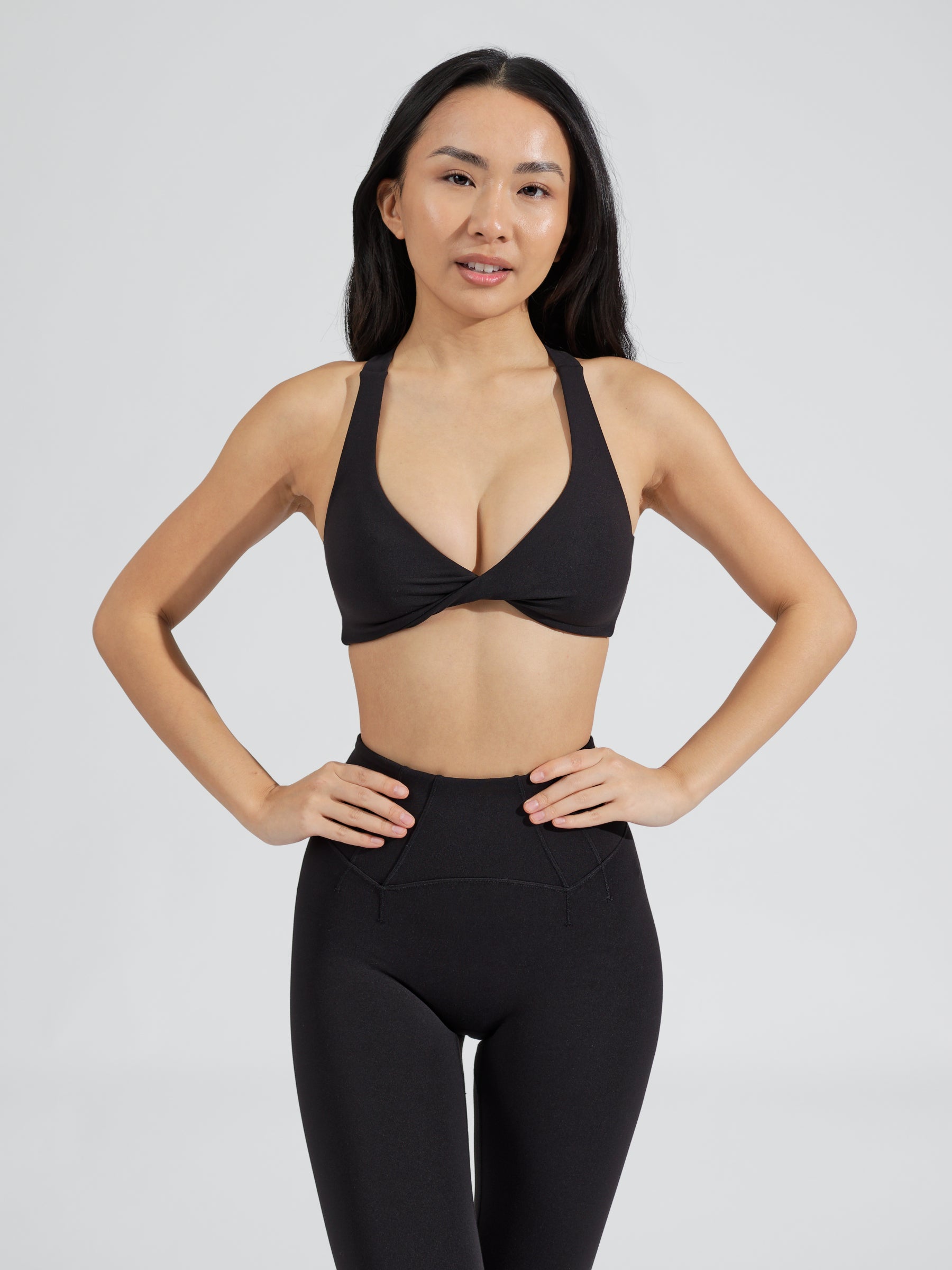 Double Twist Sports Bra - Onyx Black