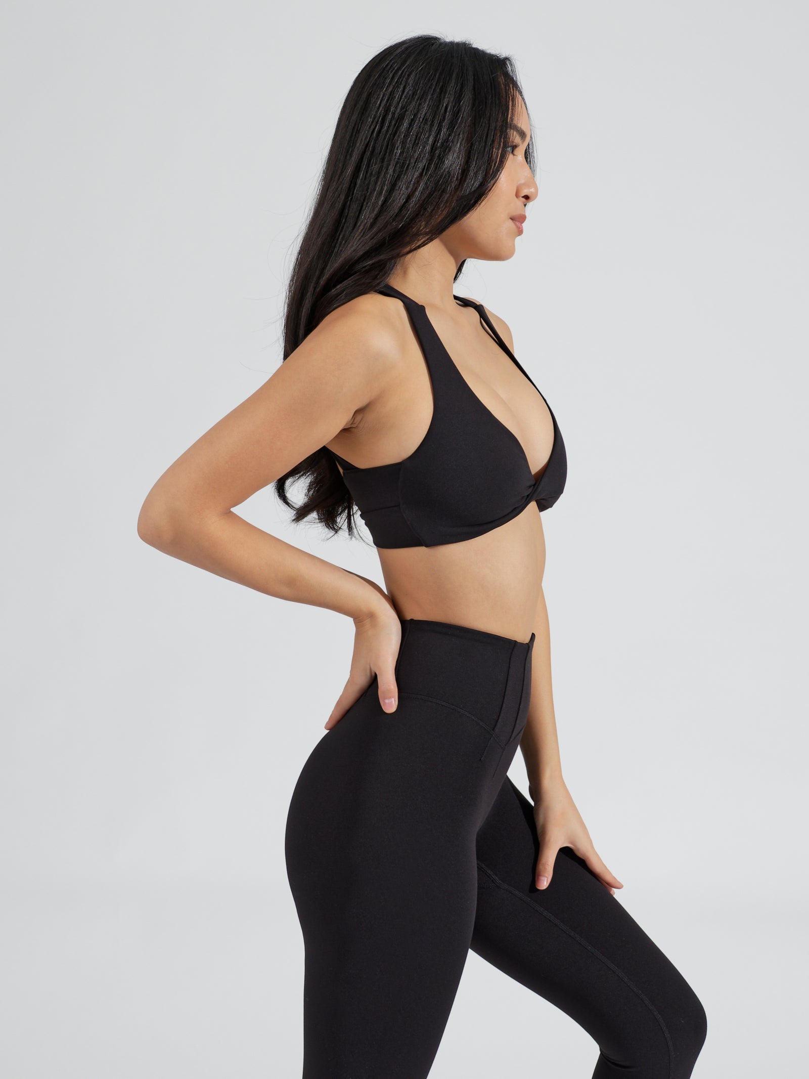 Double Twist Sports Bra - Onyx Black