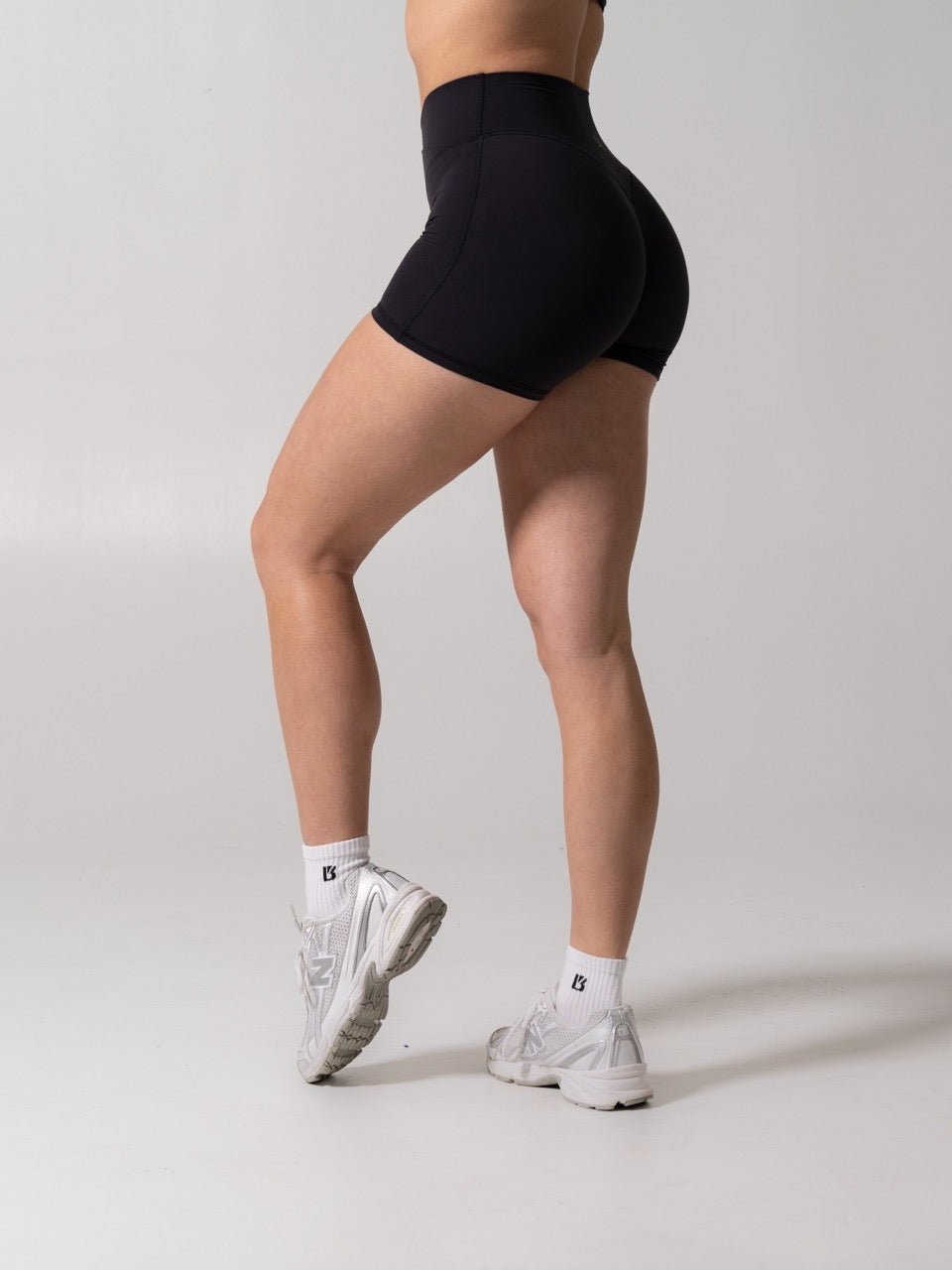 Siren Scrunch Short 5" - Onyx Black