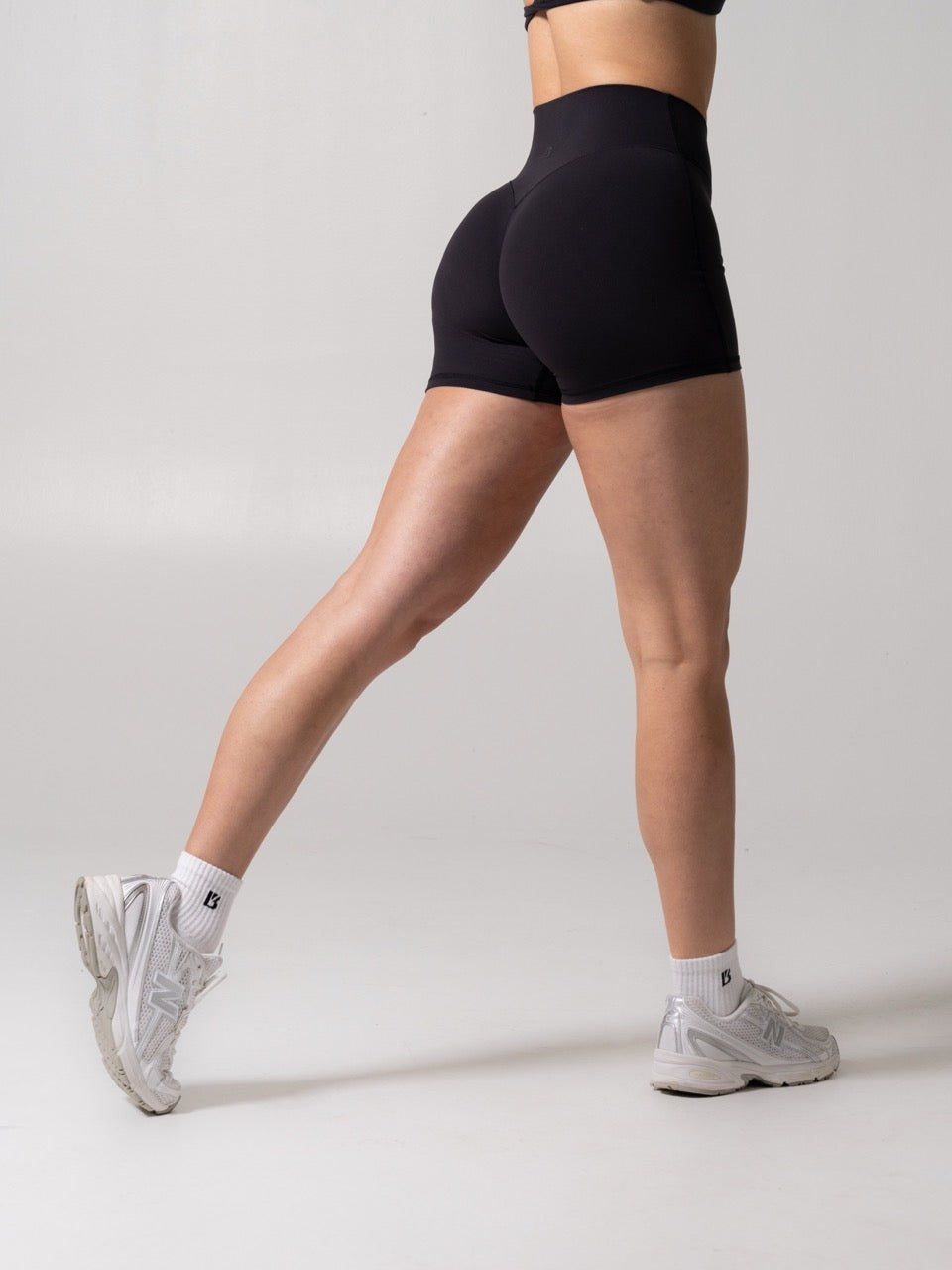 Siren Scrunch Short 5" - Onyx Black