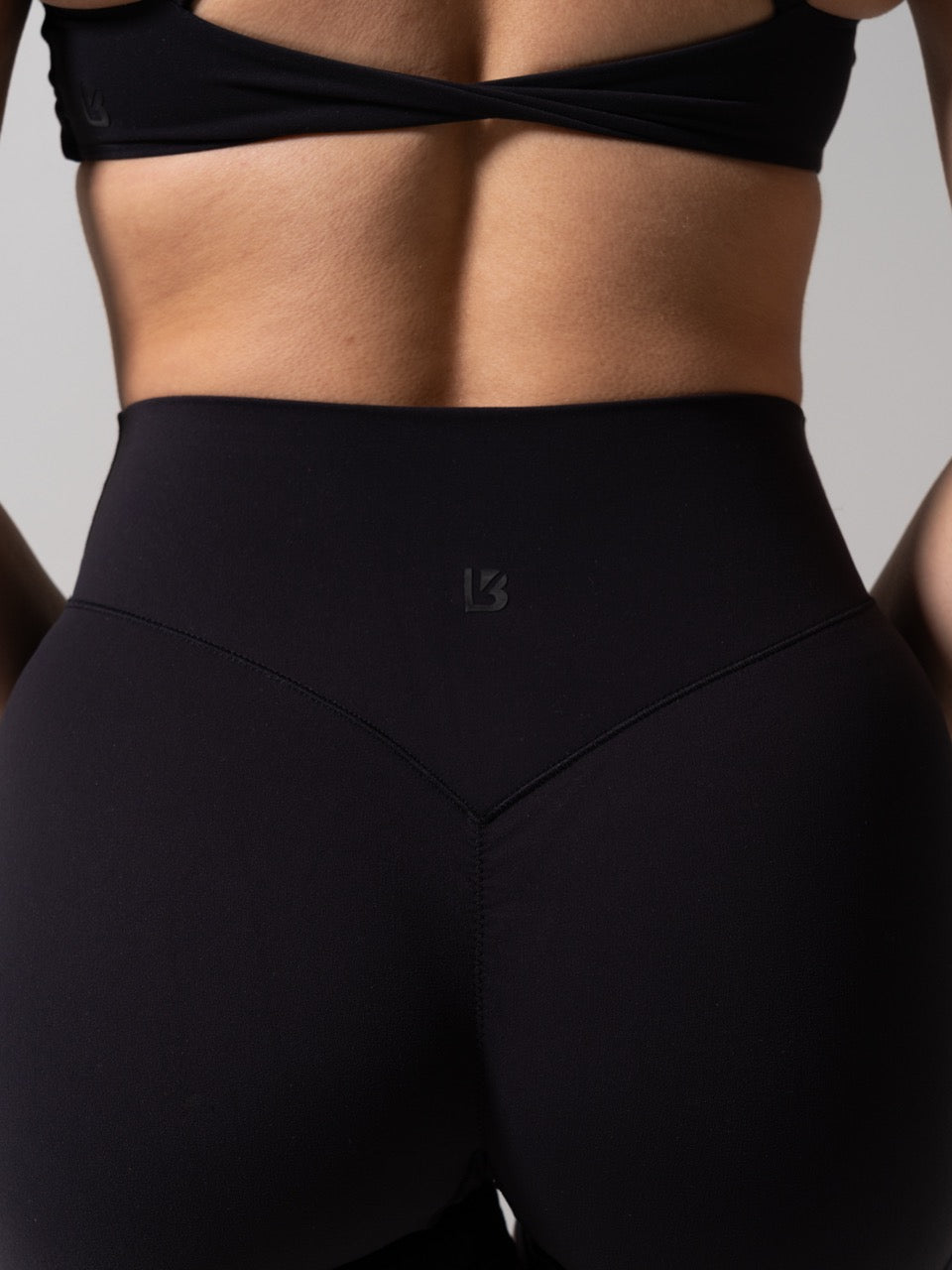 Siren Scrunch Short 5" - Onyx Black