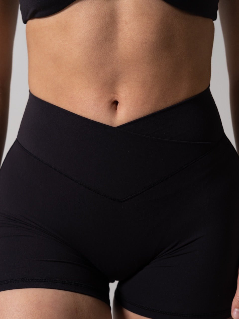 Siren Scrunch Short 5" - Onyx Black