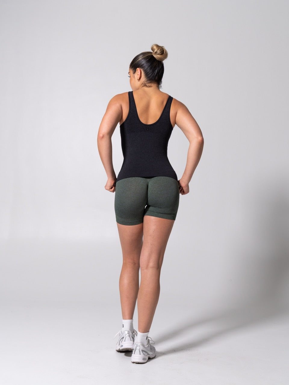 Miracle Seamless Hip Tank - Heather Charcoal
