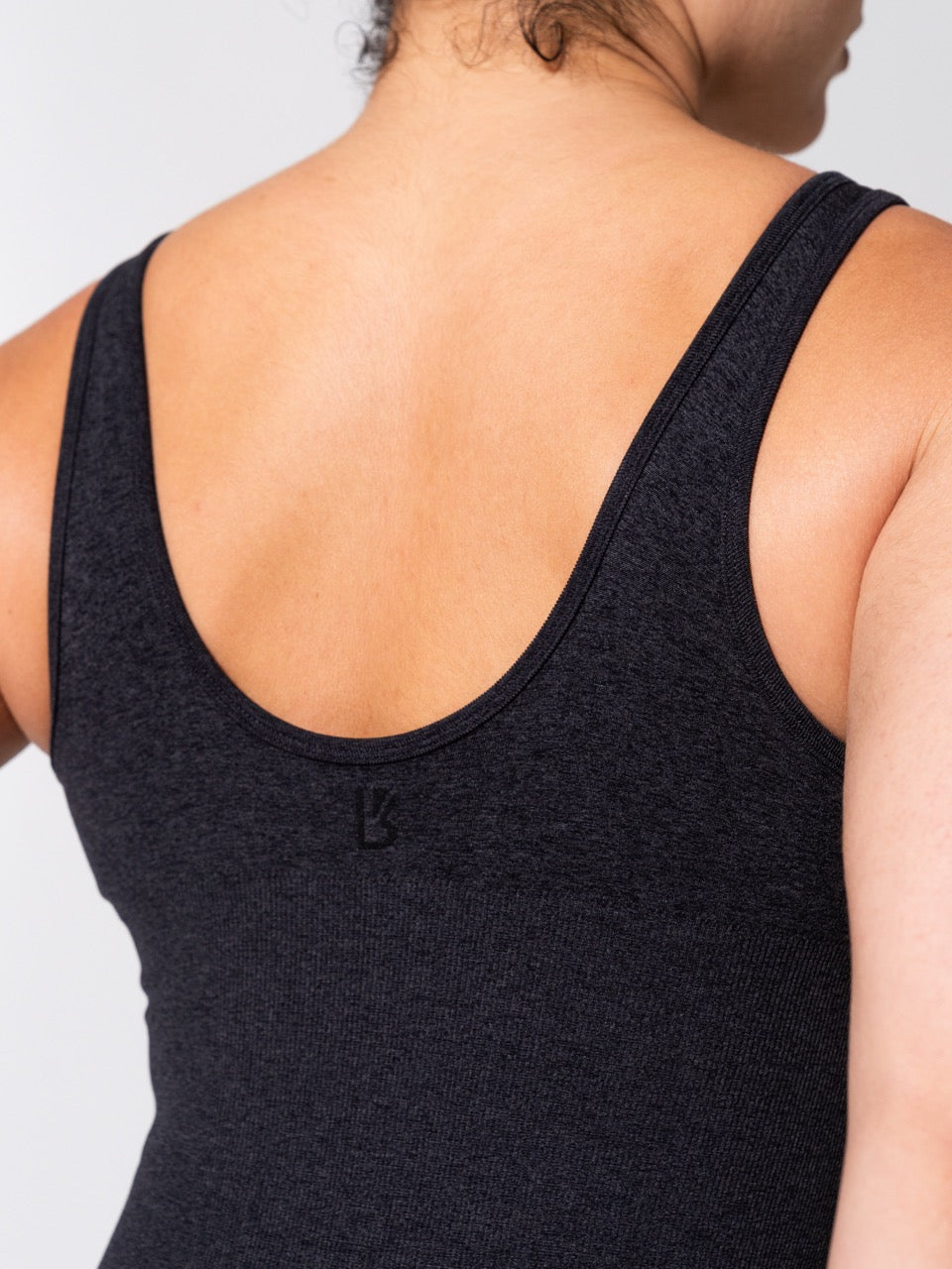 Miracle Seamless Hip Tank - Heather Charcoal