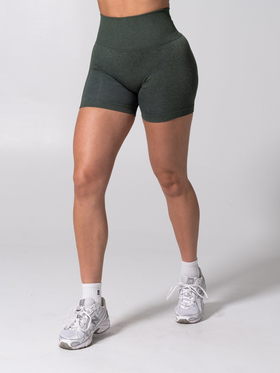 Miracle Seamless Short 4.5" - Heather Limon Pepino