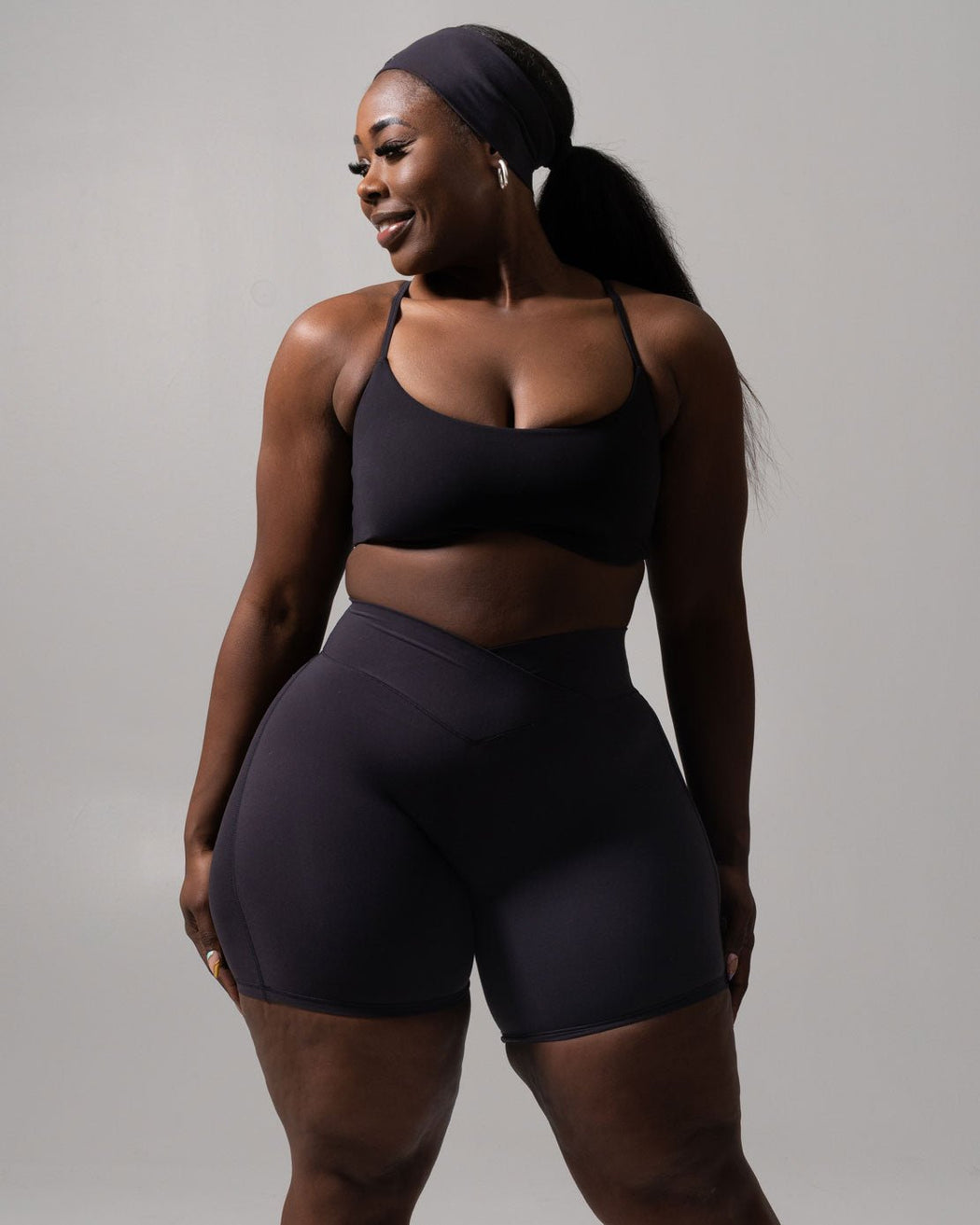 Siren Scrunch Short 7" - Onyx Black