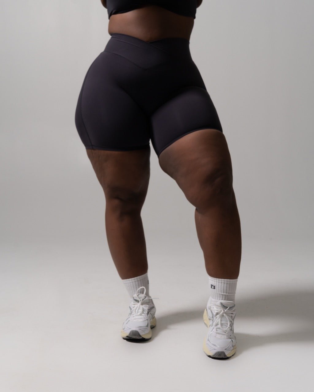 Siren Scrunch Short 7" - Onyx Black