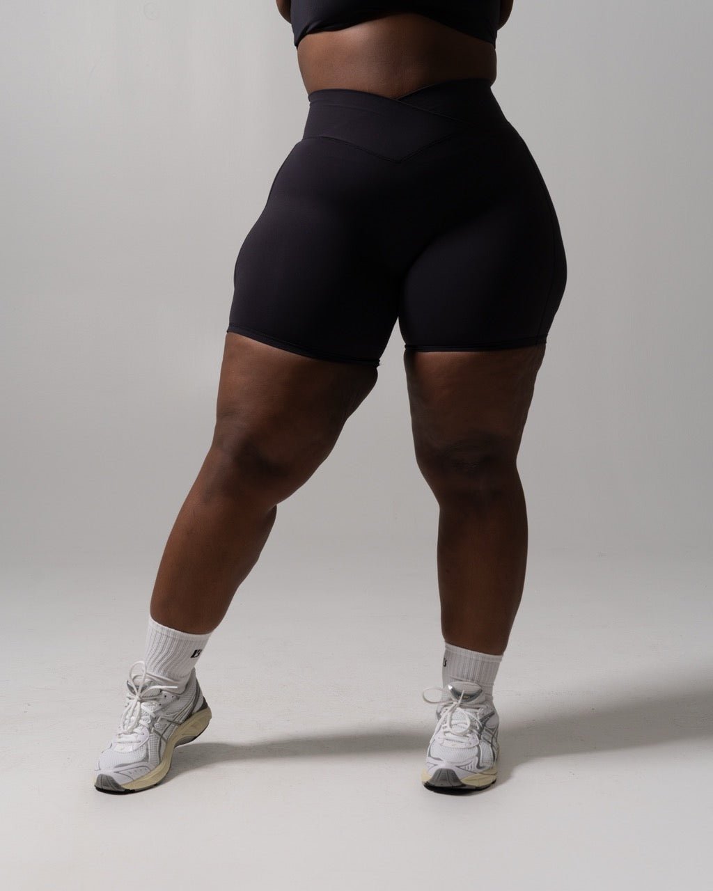 Siren Scrunch Short 7" - Onyx Black