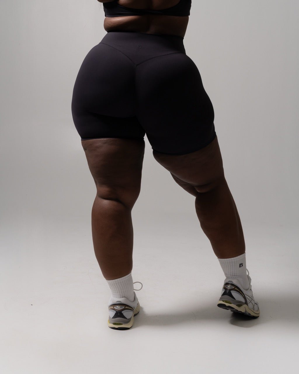 Siren Scrunch Short 7" - Onyx Black