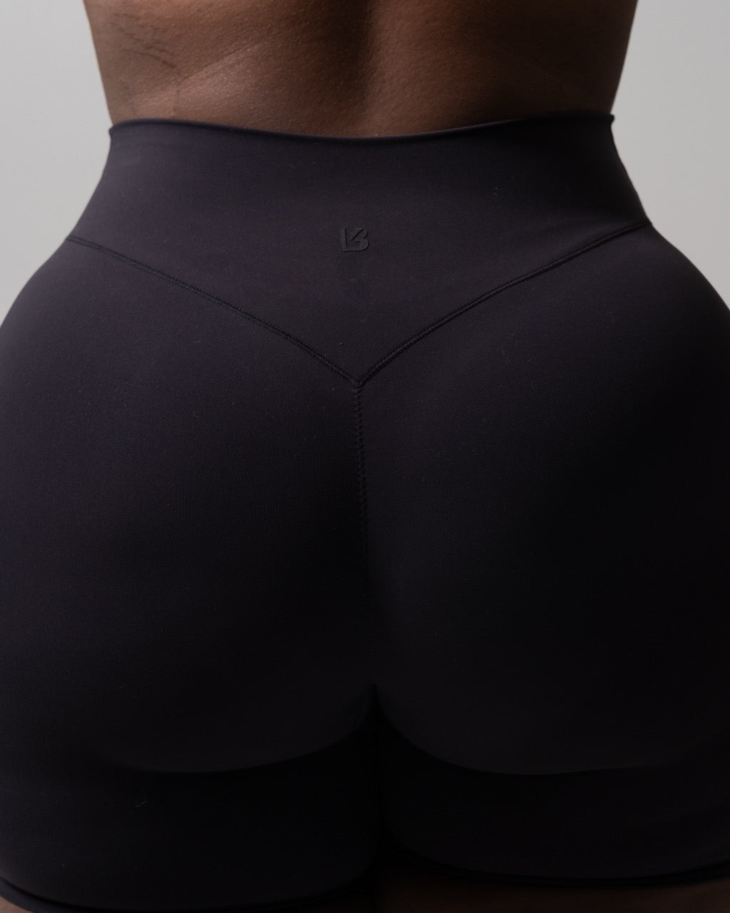 Siren Scrunch Short 7" - Onyx Black