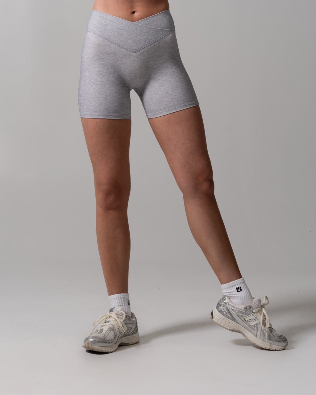 Siren Scrunch Short 5" - Platinum