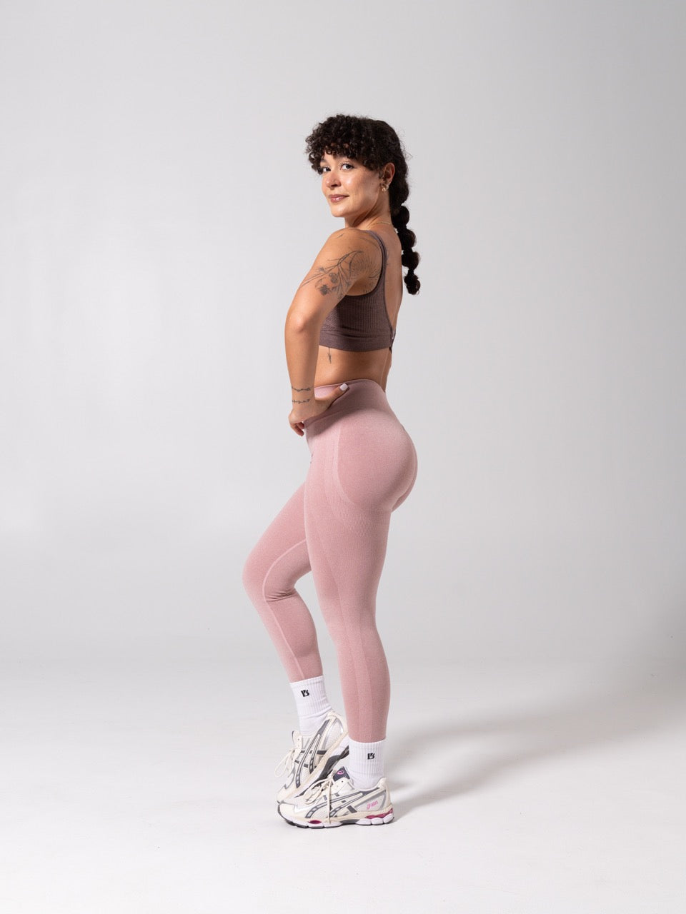 Shape Seamless Sports Bra - Mocha Berry