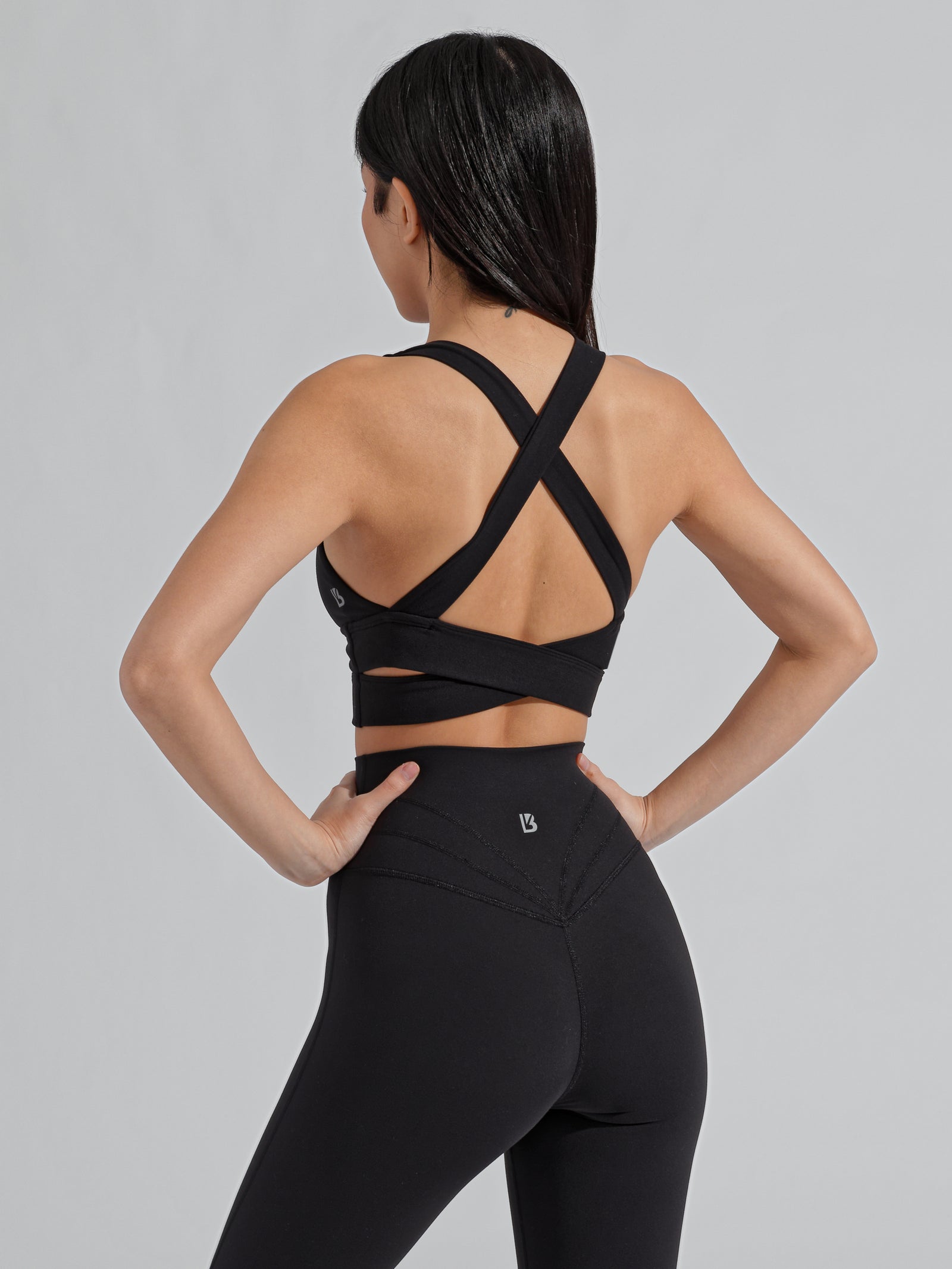 Alpha Sports Bra - Onyx Black
